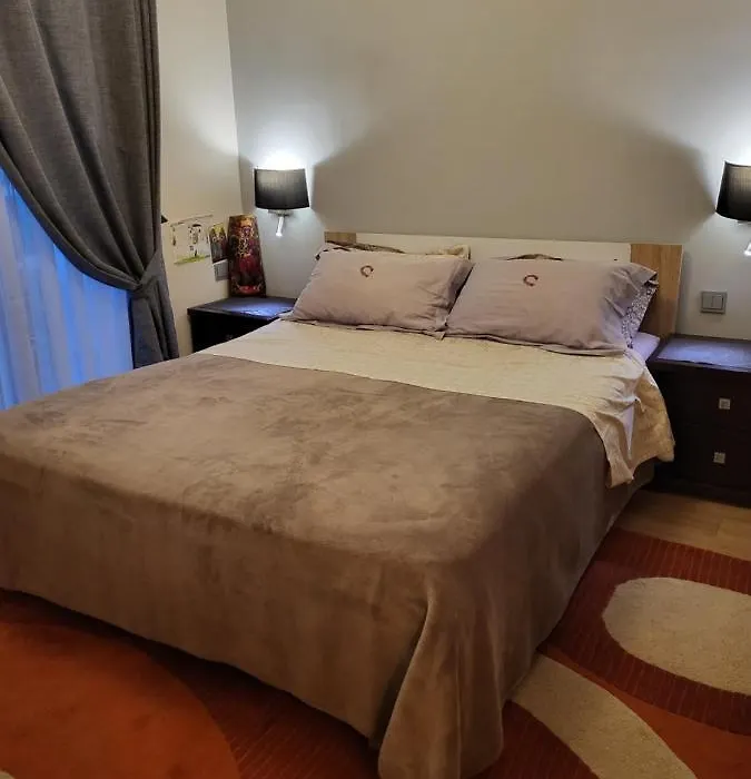Cozy Apartment In Front Of The Park-1