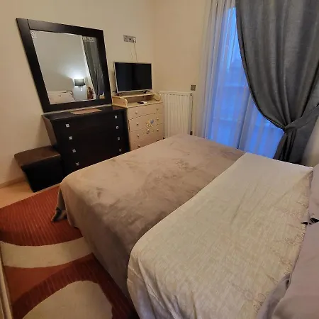 Cozy Apartment In Front Of The Park-2